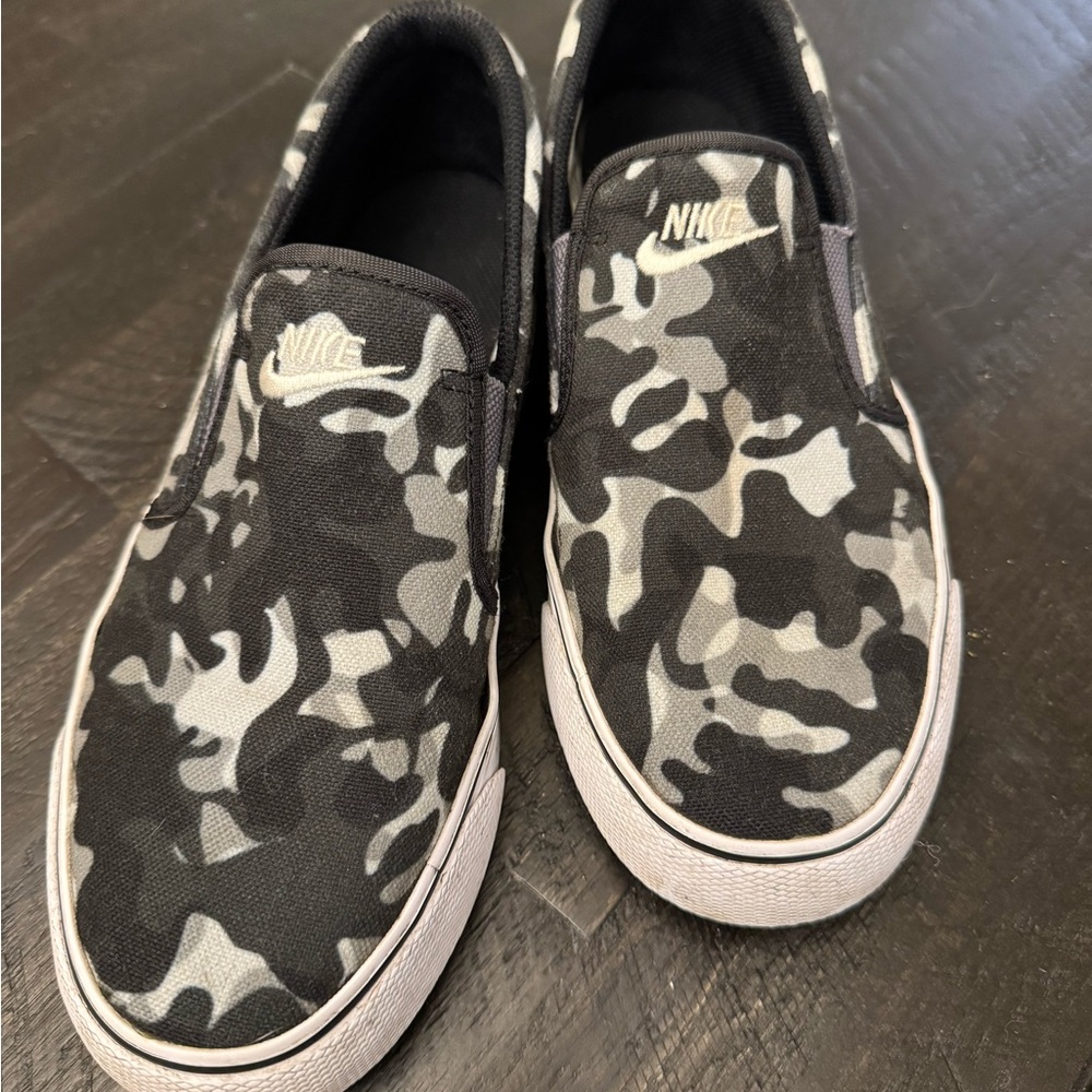 Nike Camouflage Slip on Shoe, Women 7